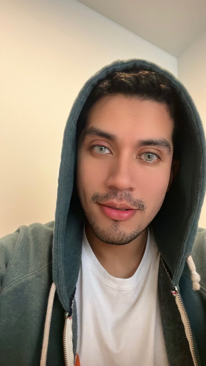 Alex Mena Can