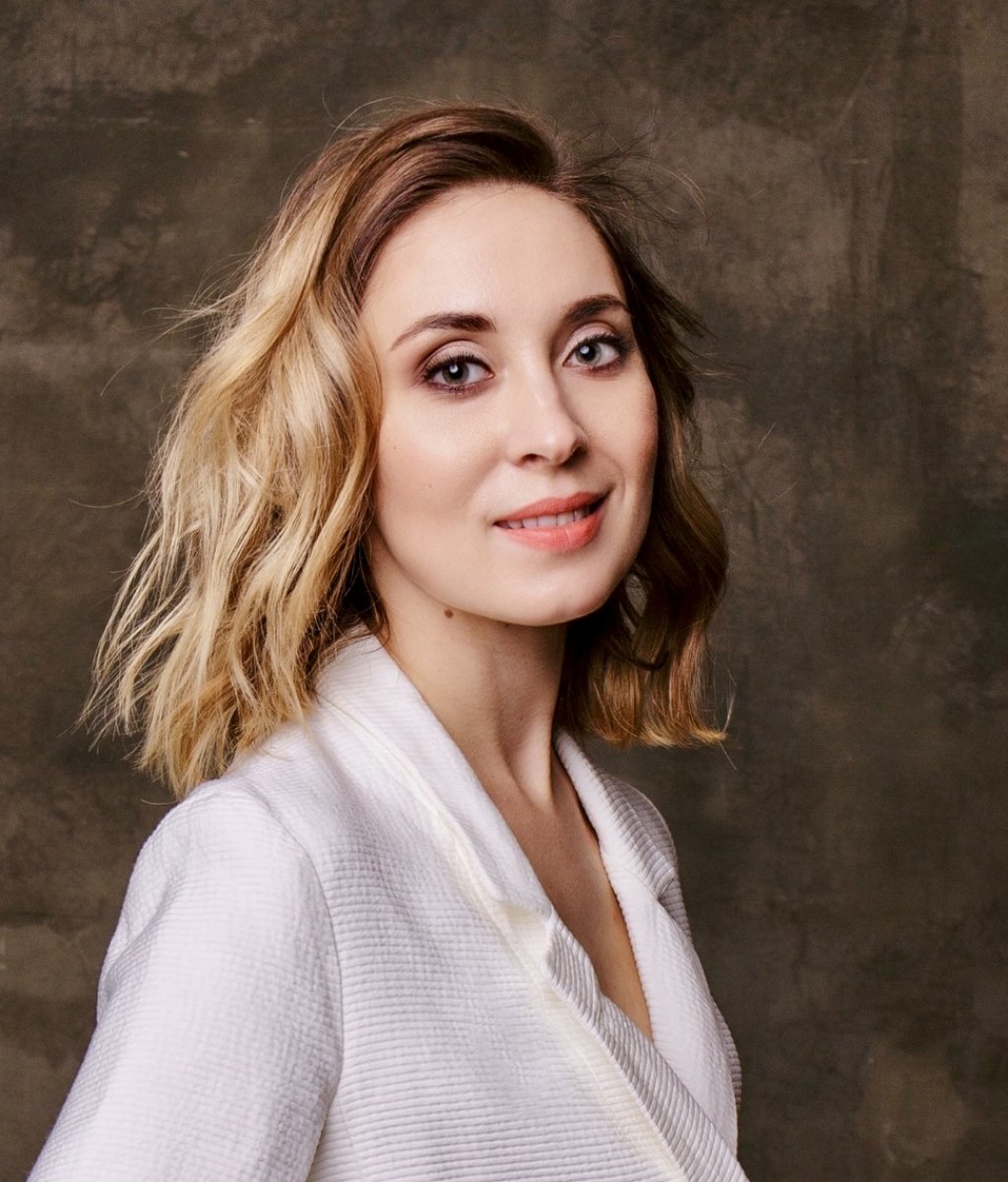 Elena Gora